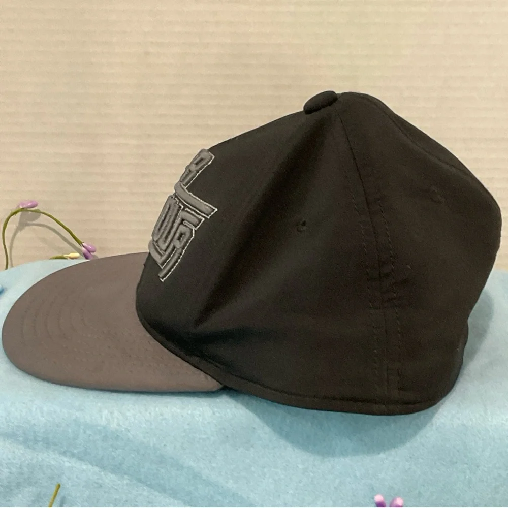 Under Armour Black and Gray‎ Cap